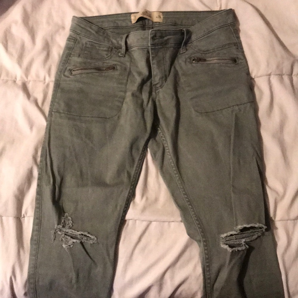 super cute olive green jeans